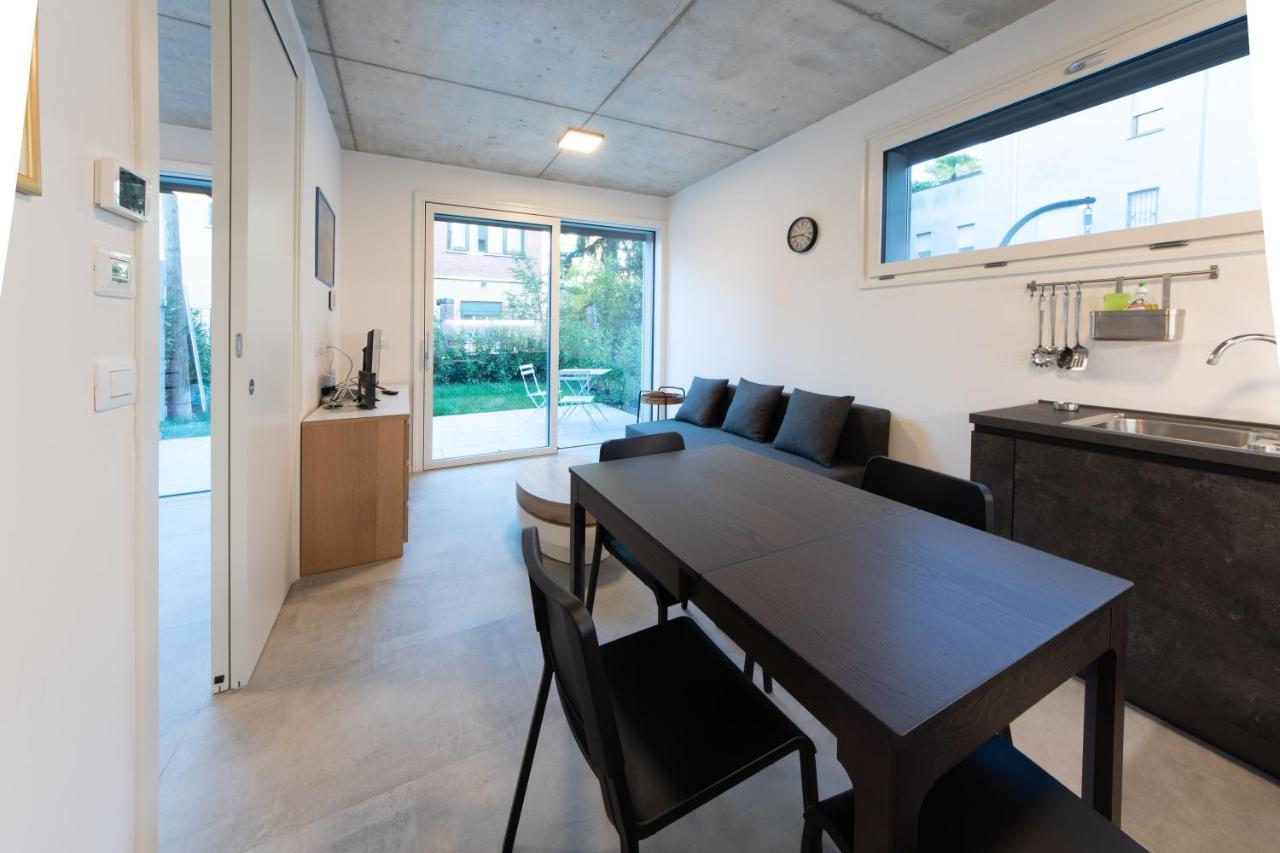 Housmart Toscana 53 Black Bologna Eksteriør bilde