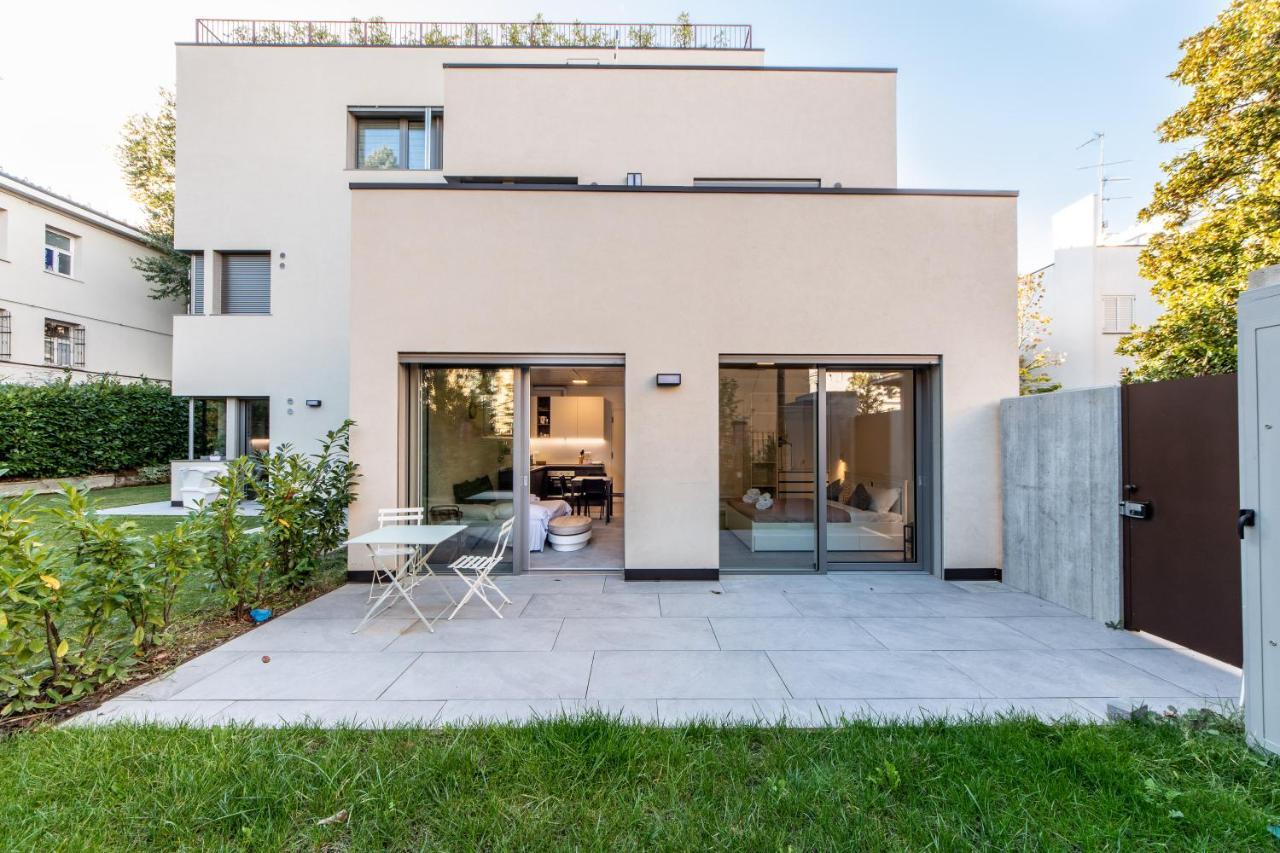 Housmart Toscana 53 Black Bologna Eksteriør bilde